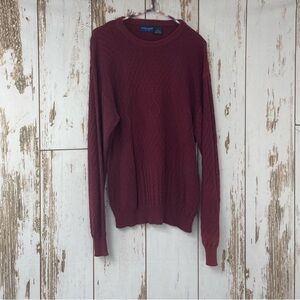 Towncraft Maroon Knit Crewneck Sweater, Size Medium. In excellent condition!